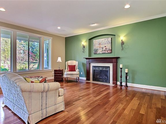 5th image of 3882 Cameron Dr NE