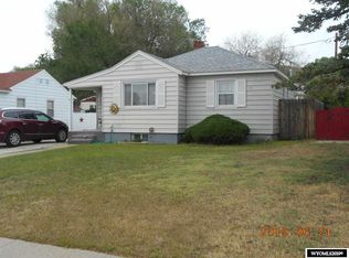 230 E Jeffers Dr, Rawlins, WY 82301