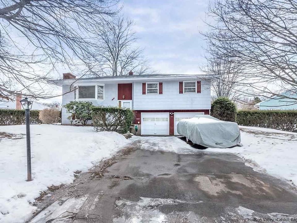 1st image of 23 Blue Hills Dr