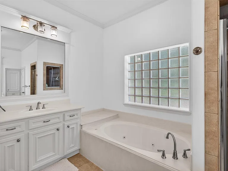 10626 Crystal Cove Dr — Photo 20
