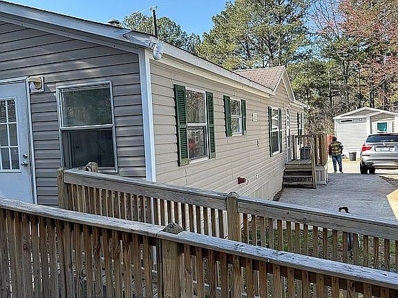 3rd image of 250 Malibu Dr
