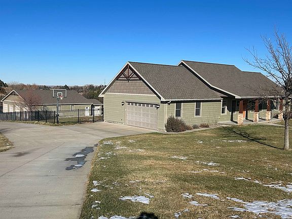 2nd image of 2111 Lookout Ct.