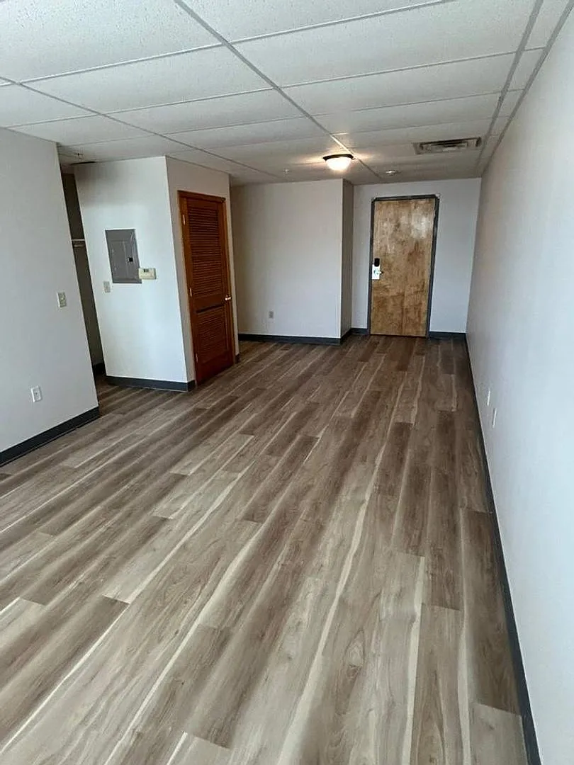 731 E Crawford (Clay Center,KS) — Photo 2