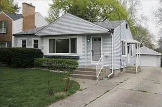1611 Southern Ave photo 1