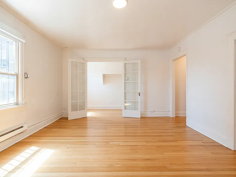 Campus Apartments 6 Weeks Free | Spacious Studio In Heart of the U District — Photo 7