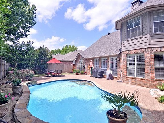 2nd image of 2105 Idlewood Dr
