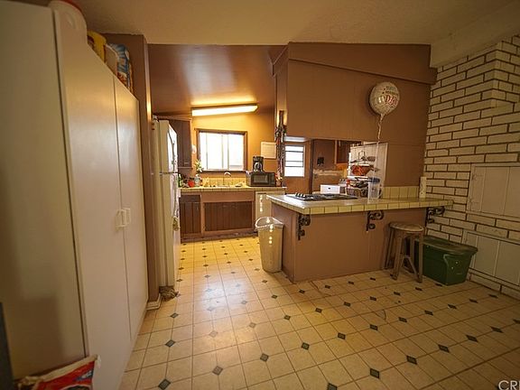 5th image of 1004 W Avenue H1