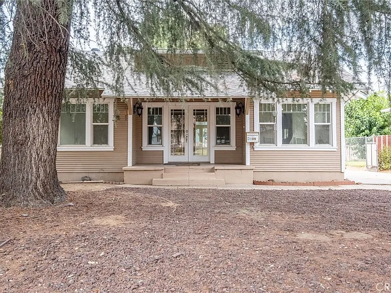 809 E Colton Ave — Photo 1