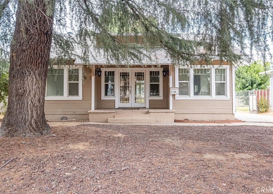 1st image of 809 E Colton Ave