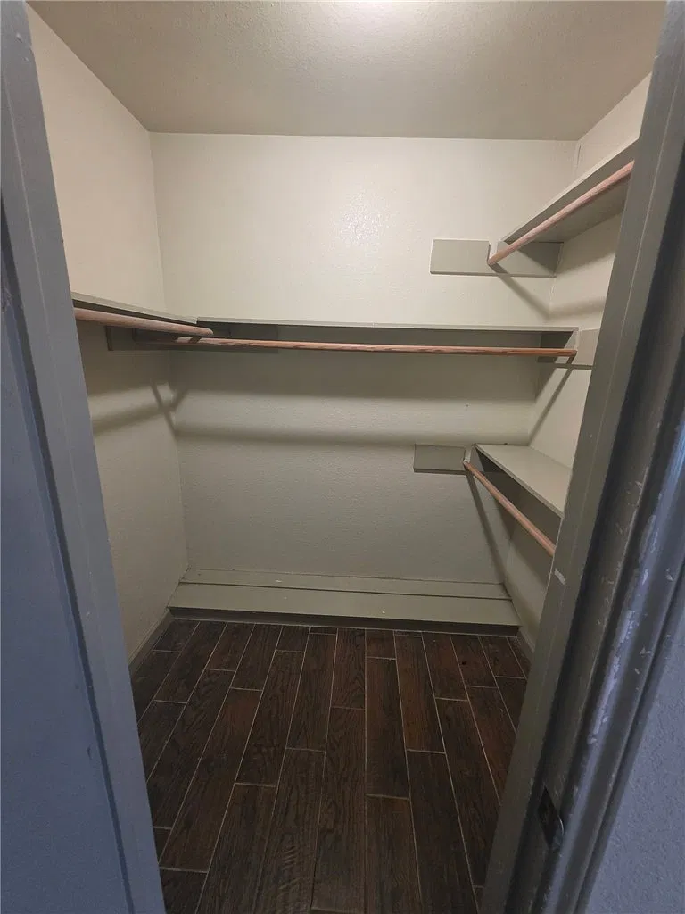 3 bed, 2.0 bath, 1118 sqft, $1,695 — Photo 2