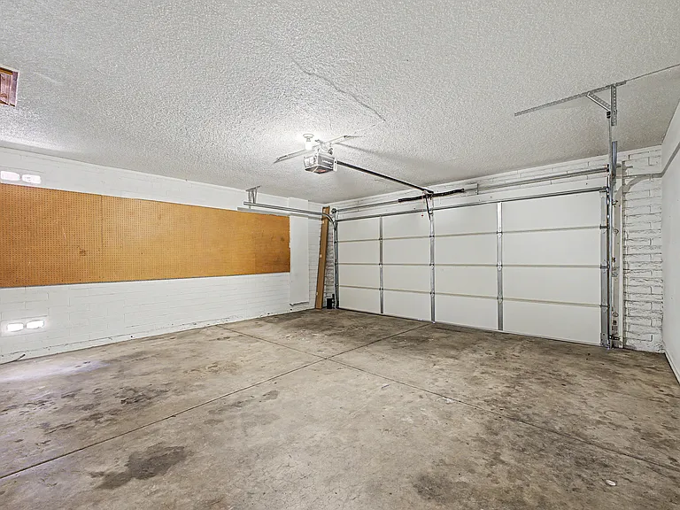 17213 N 35th Dr — Photo 25