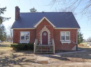 2510 Washington St, Columbus City, IA
