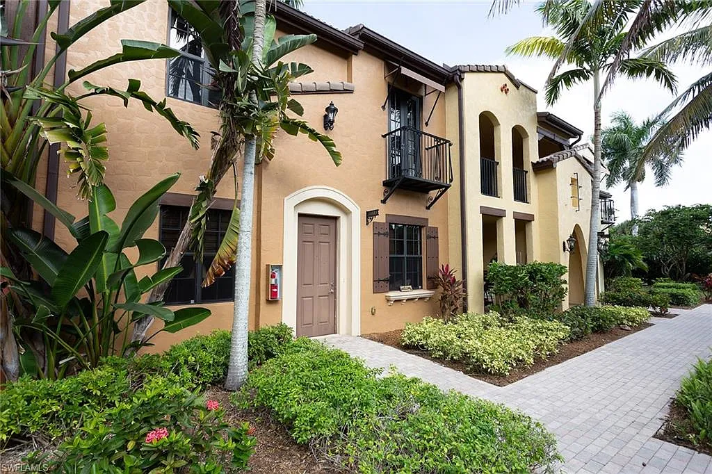 2 bed, 2.0 bath, 1404 sqft, $5,700 — Photo 1
