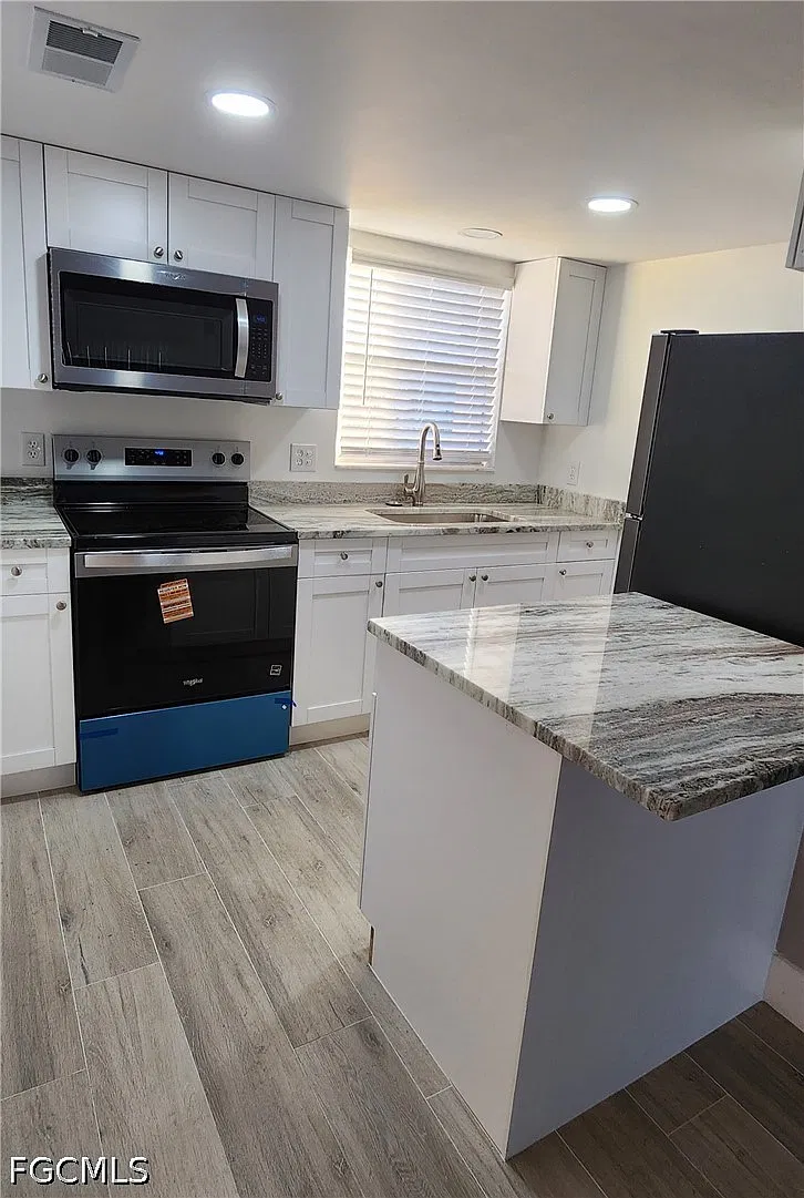 2 bed, 2.0 bath, 950 sqft, $1,400 — Photo 4