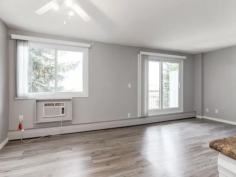 64 Corbitt Way SE — Photo 9