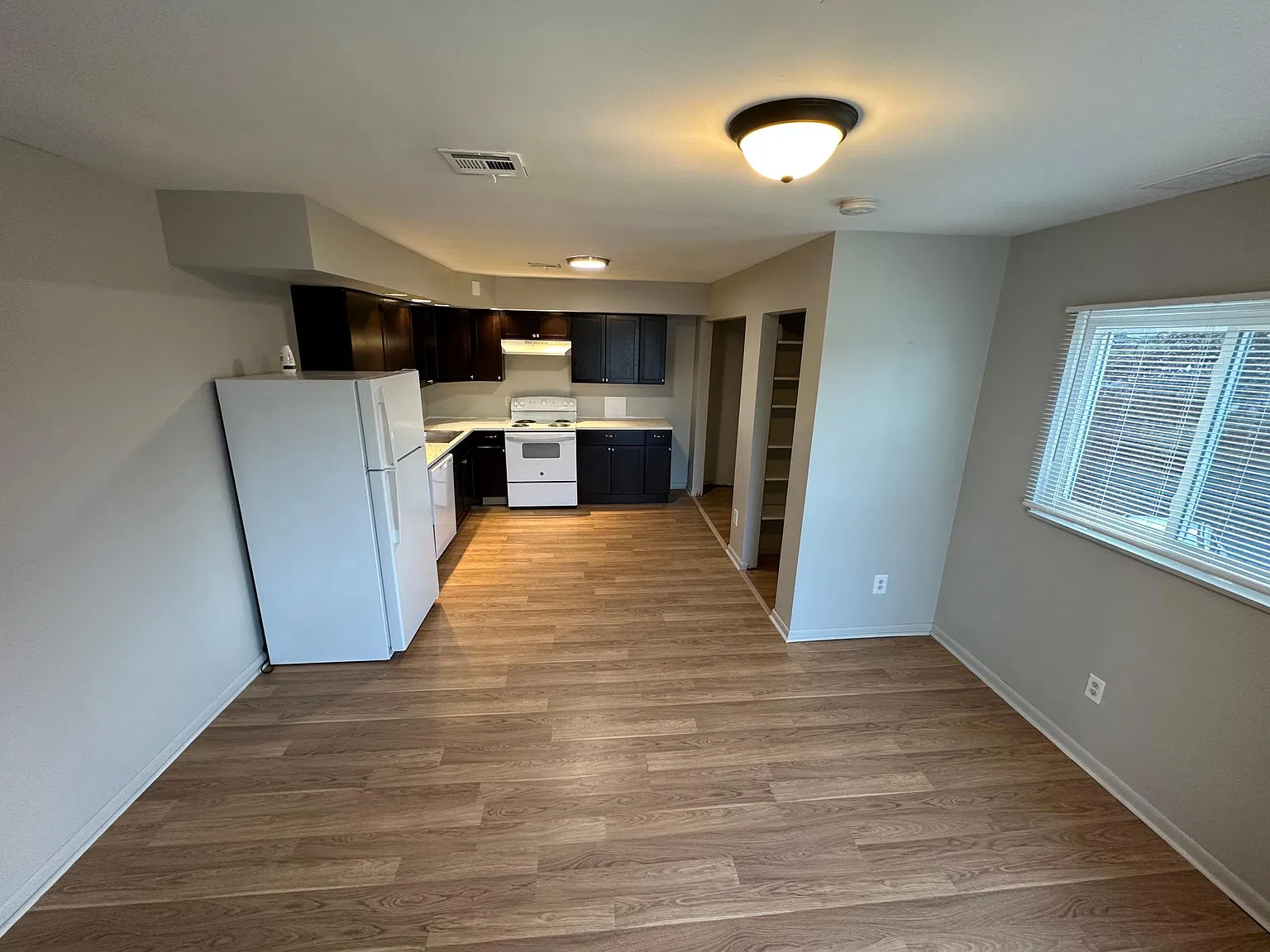 450 Carothers Ave — Photo 1