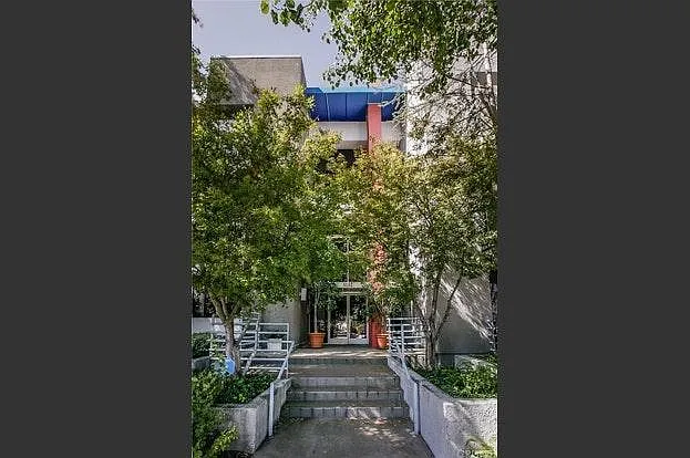 5151 Balboa Blvd #306 — Photo 12
