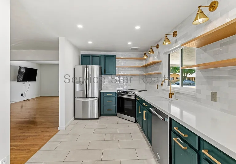 6720 N 12th Pl — Photo 11