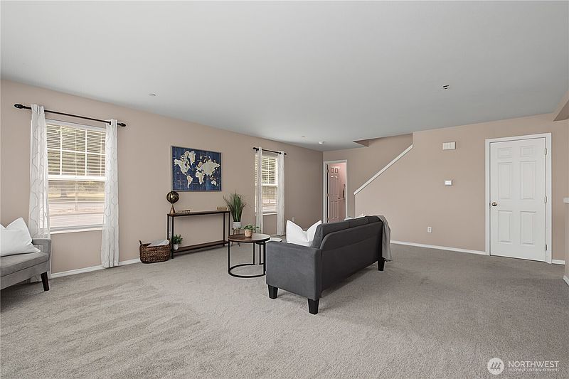 4th image of 2292 Palisade Boulevard