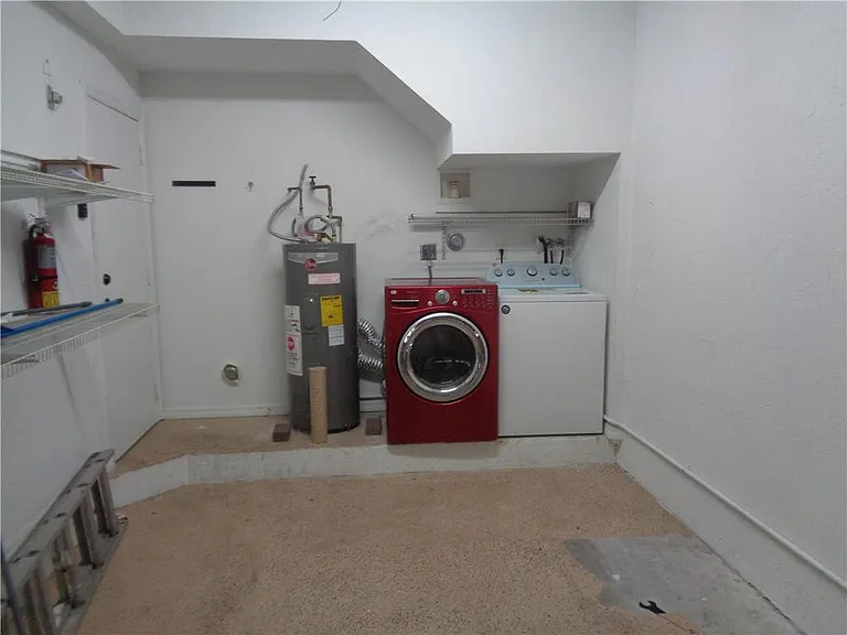 11379 NW 34th Pl — Photo 10
