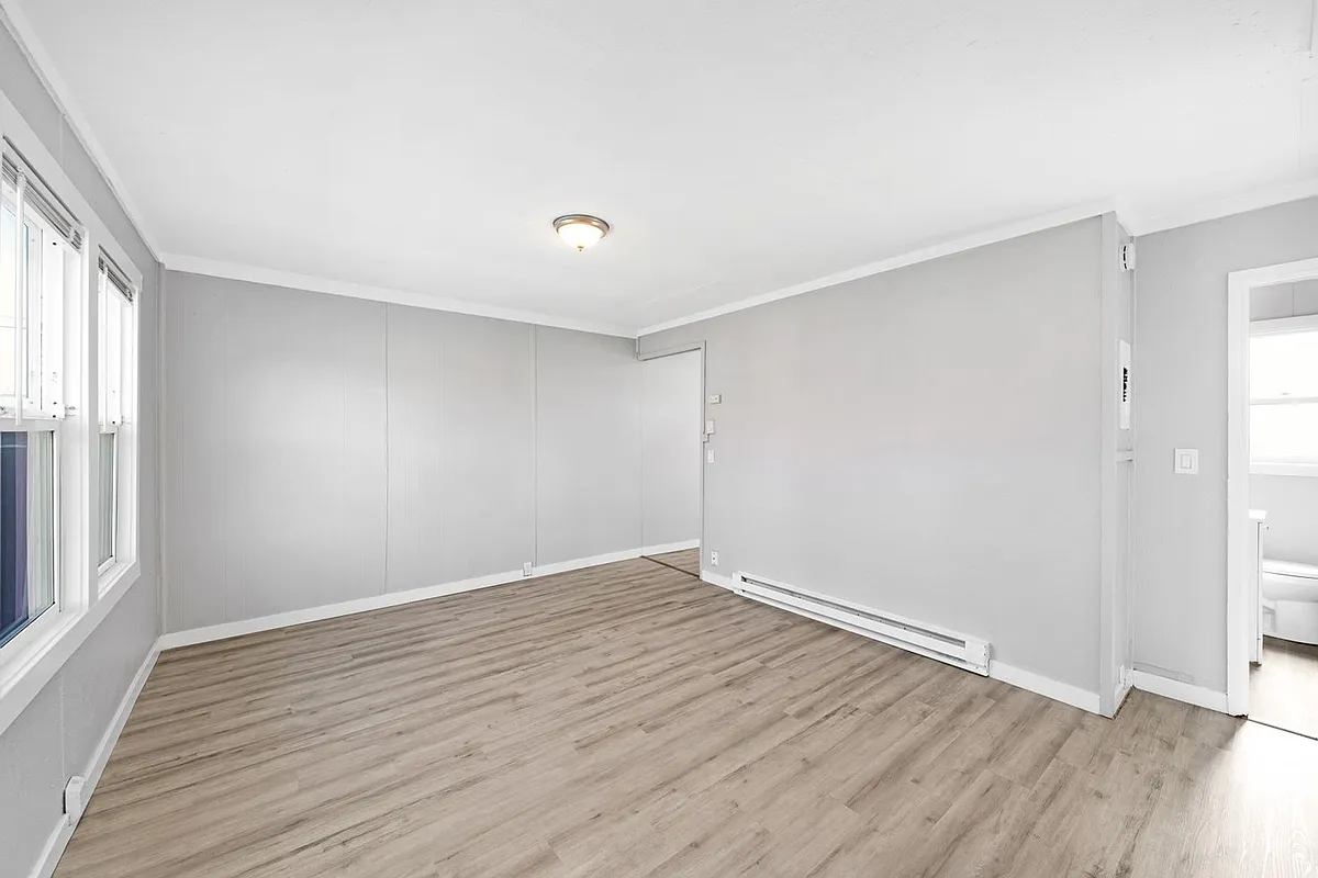 Building Photo - Eastgate Apartments
