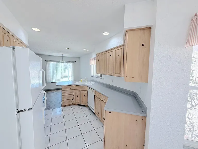 3104 Paradise Ct SE — Photo 7