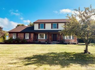 18361 Cardinal Ave, Grosse Ile, MI 48138