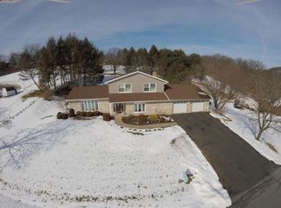 1042 Meadow Lark Ln, Lock Haven, PA 17745