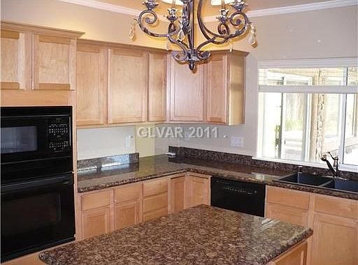 4th image of 6262 Kraft Ave