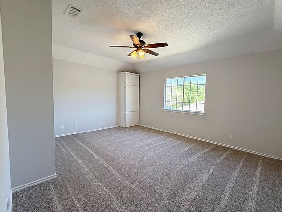 4th image of 904 S Old Orchard Ln