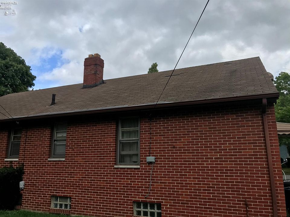 2nd image of 3372 W 151st St