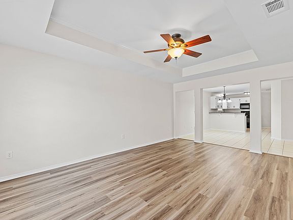 3rd image of 4558 Barrington Ln
