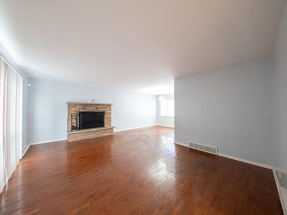 5th image of 949 Braemar Rd