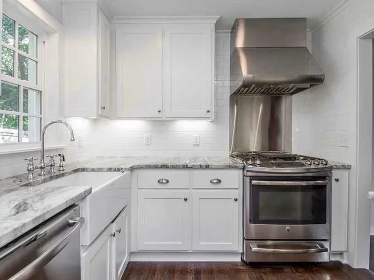 1120 Walnut St — Photo 3