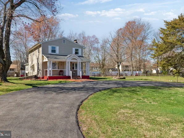 3907 Lumar Dr, Fort Washington, MD 20744