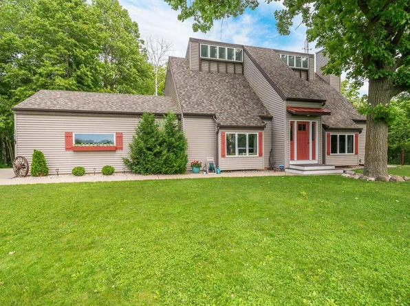 N1108 North Rd, Hortonville, WI 54944