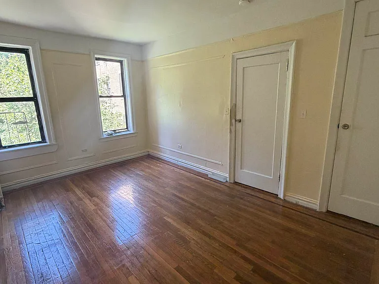 35 Hillside Ave #6I — Photo 2