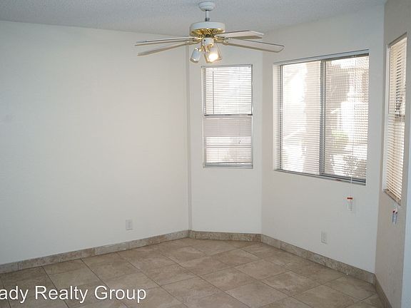 3rd image of 905 Red Boulder Dr Unit 102