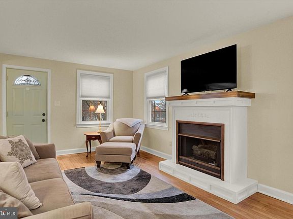 4th image of 418 Poplar Ave