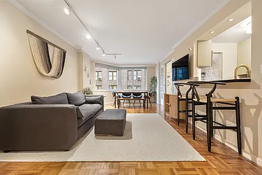 301 East 22nd Street, #9J