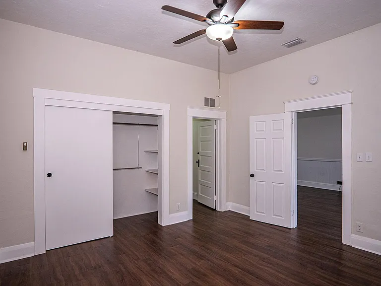 2413 Marconi St — Photo 8