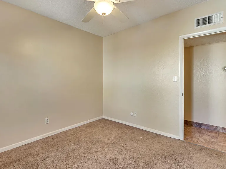 301 Los Nietos Ct — Photo 30