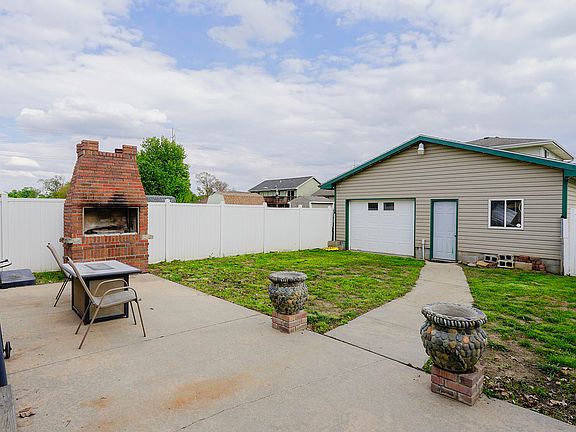 5th image of 1523 24th Ave