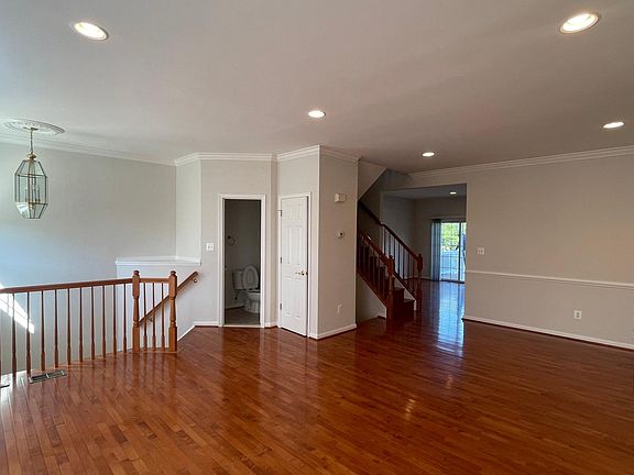 3rd image of 21839 Ladyslipper Sq