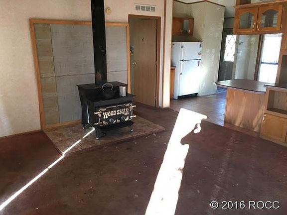 5th image of 220 Essex St