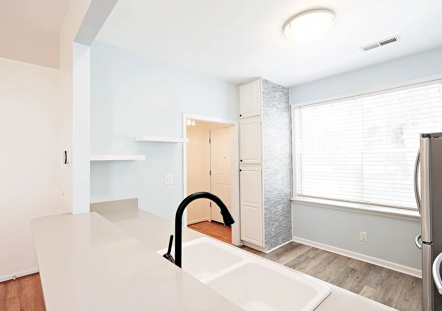 $600 Off 1st Month's Rent! Pet-Friendly End-Unit with Walkable Forest Lakes Lifestyle — Photo 4