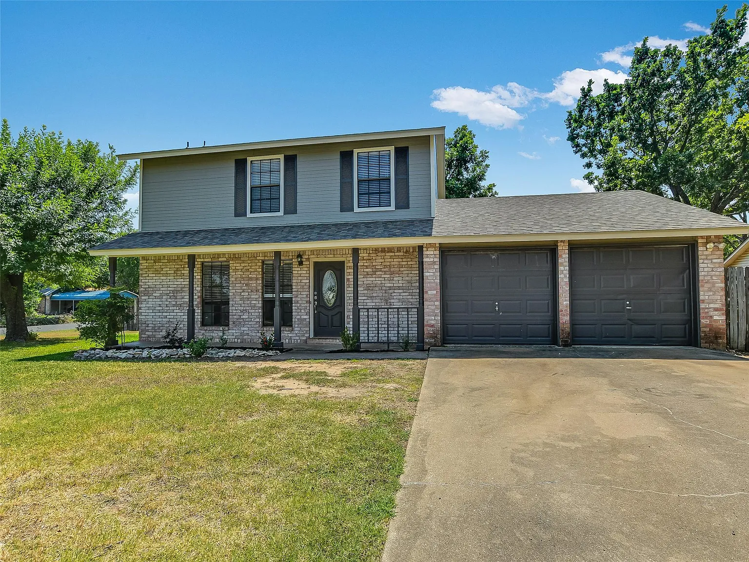 3 bed, 2.5 bath, 1566 sqft, $2,100 — Photo 3