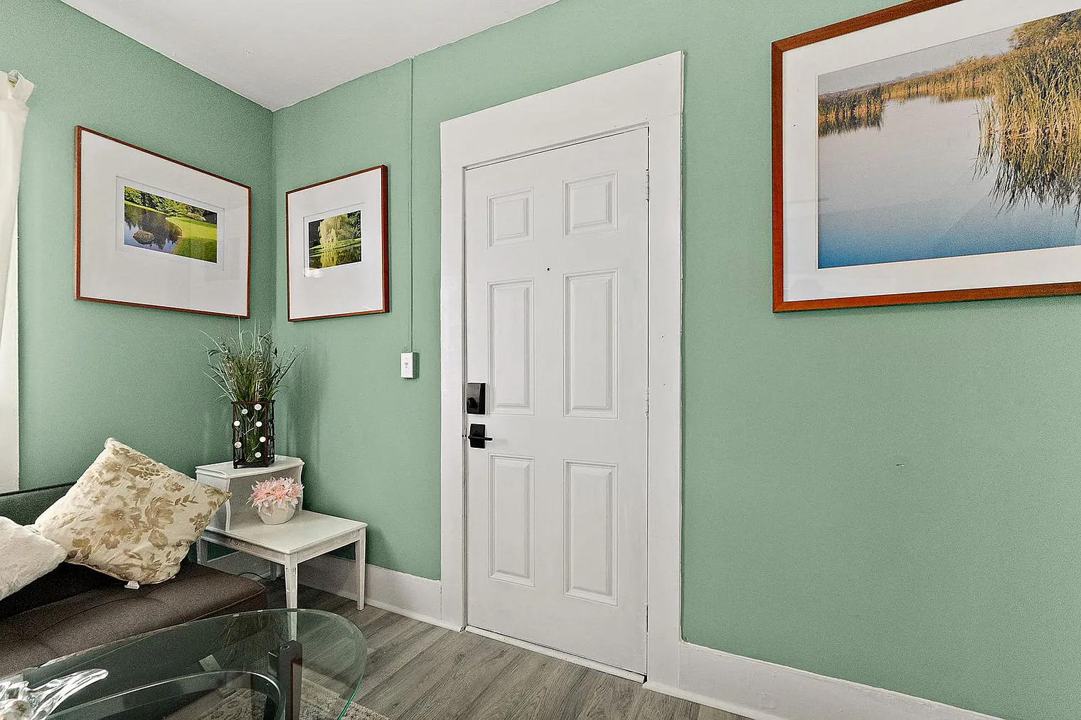 3 bed, 2.0 bath, 764 sqft, $2,988 — Photo 3