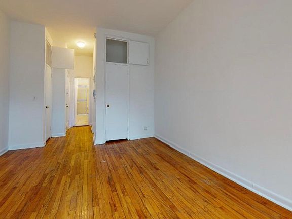 3rd image of 309 E 85th St APT 4