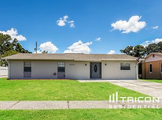 8206 Laguna Ln, Tampa, FL 33619
